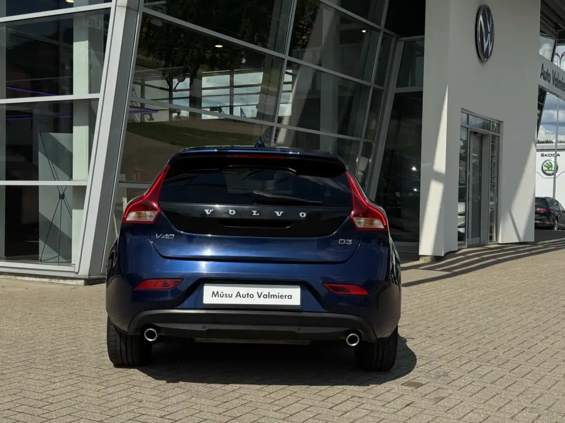 VOLVO V40