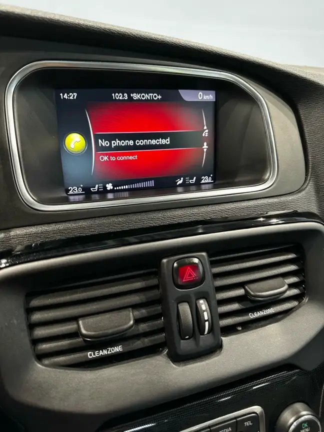 VOLVO V40