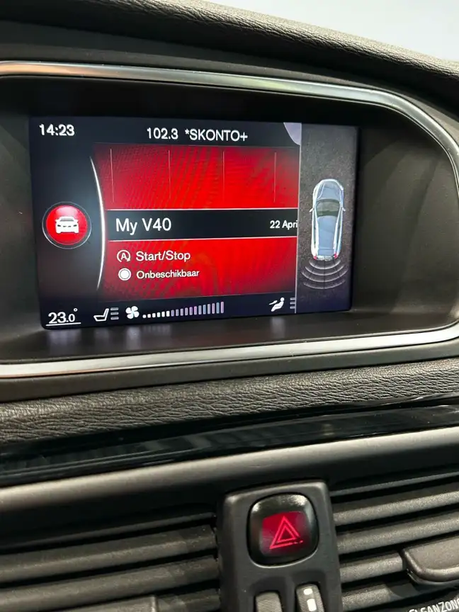 VOLVO V40