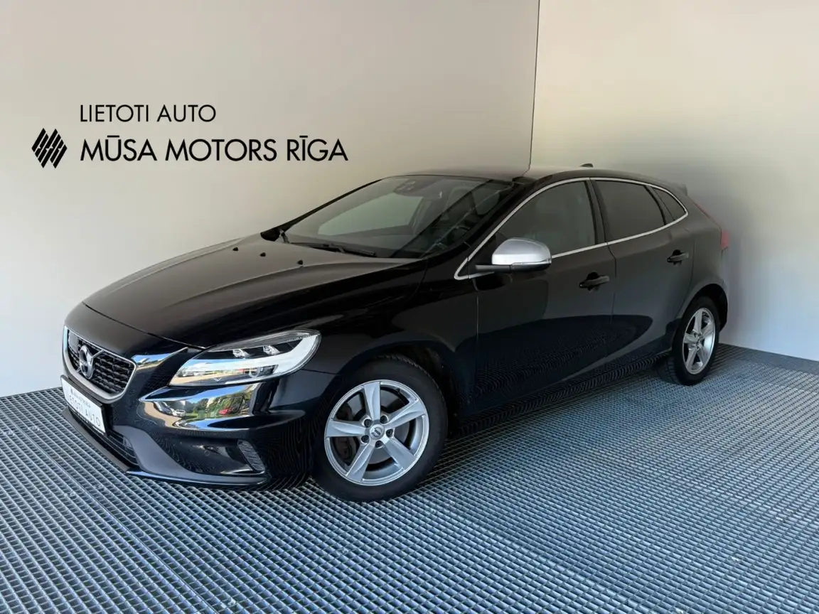 VOLVO V40