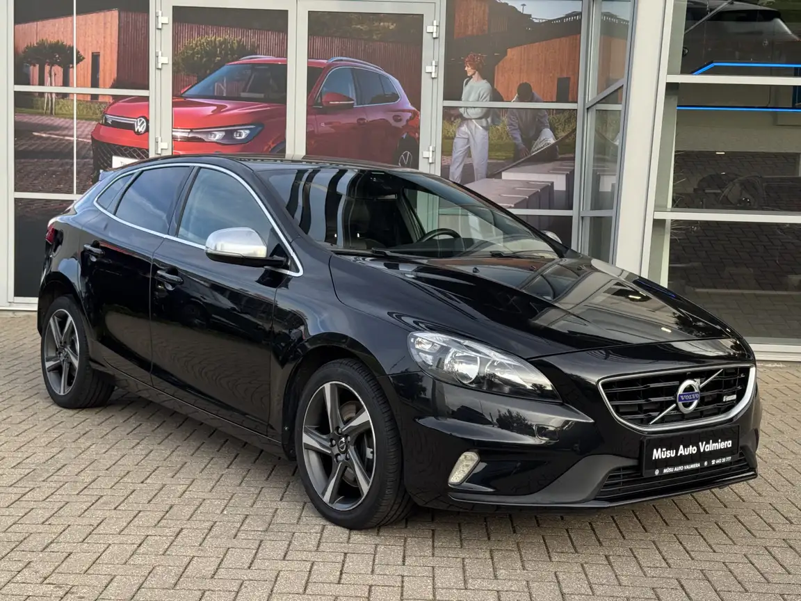 VOLVO V40