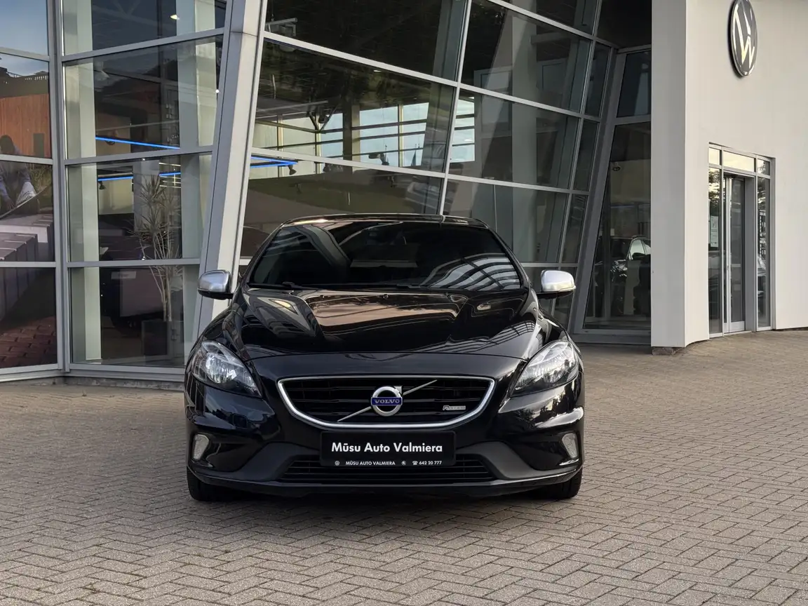 VOLVO V40