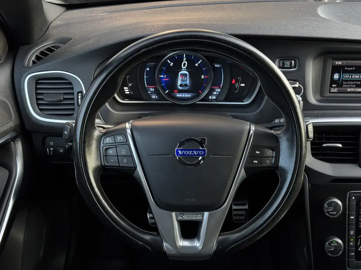 VOLVO V40