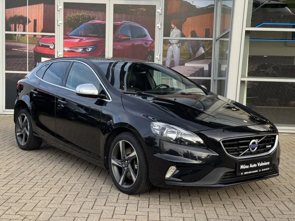 VOLVO V40