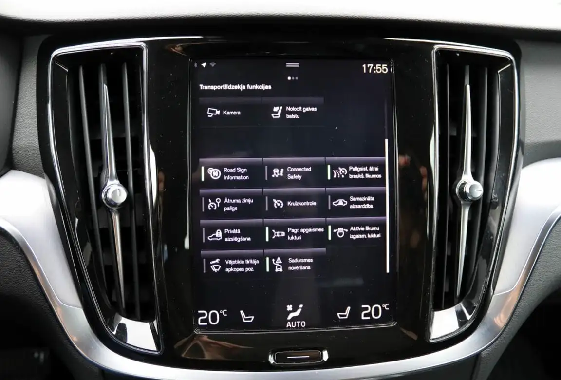 VOLVO V60 CROSS COUNTRY