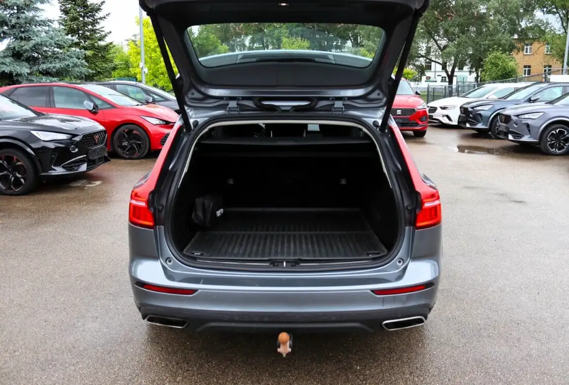 VOLVO V60 CROSS COUNTRY