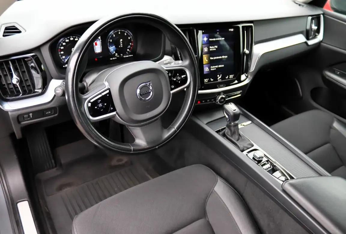 VOLVO V60 CROSS COUNTRY