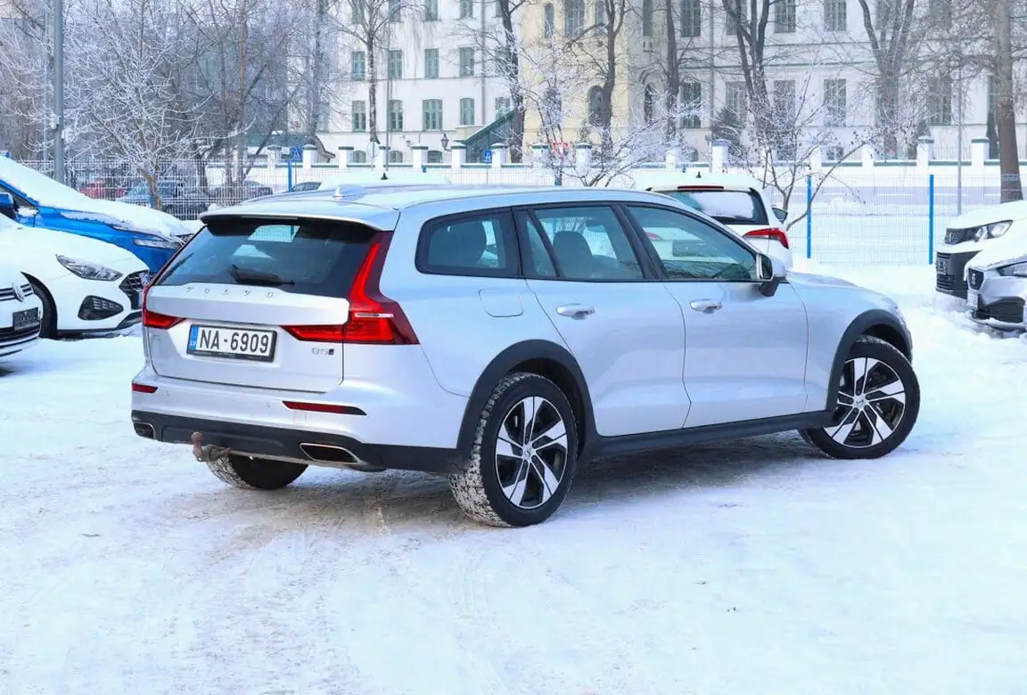 VOLVO V60