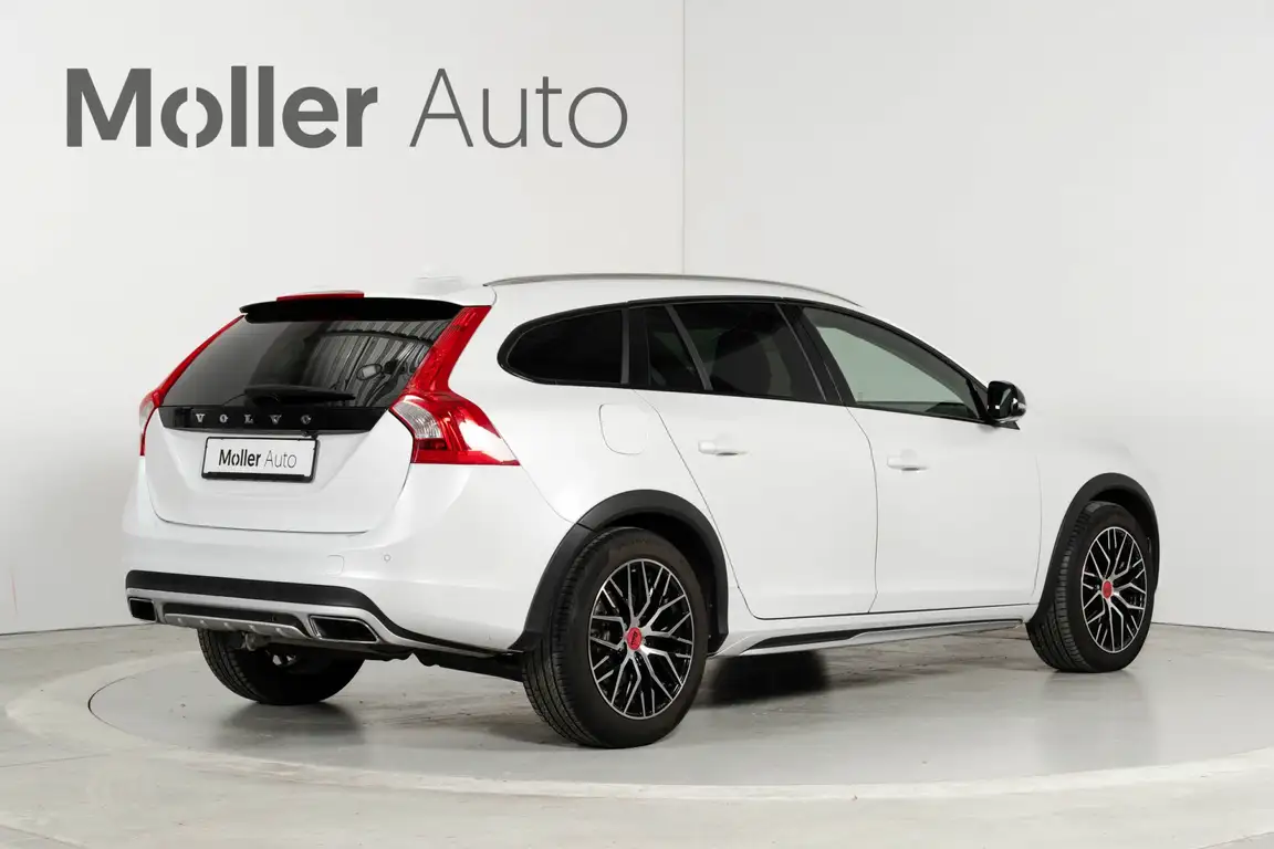 VOLVO V60 CROSS COUNTRY