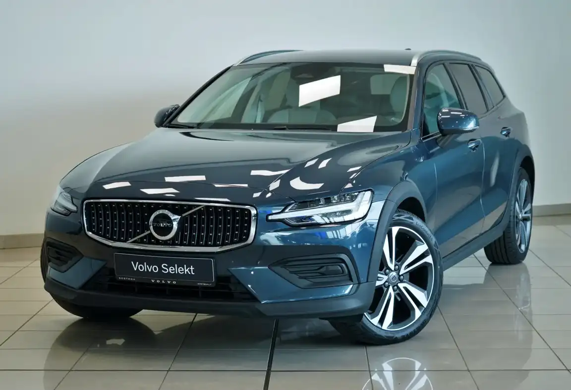 VOLVO V60 CROSS COUNTRY