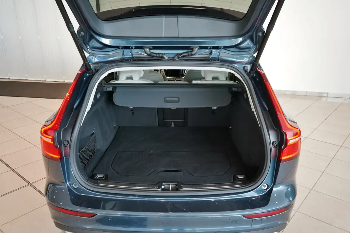 VOLVO V60 CROSS COUNTRY