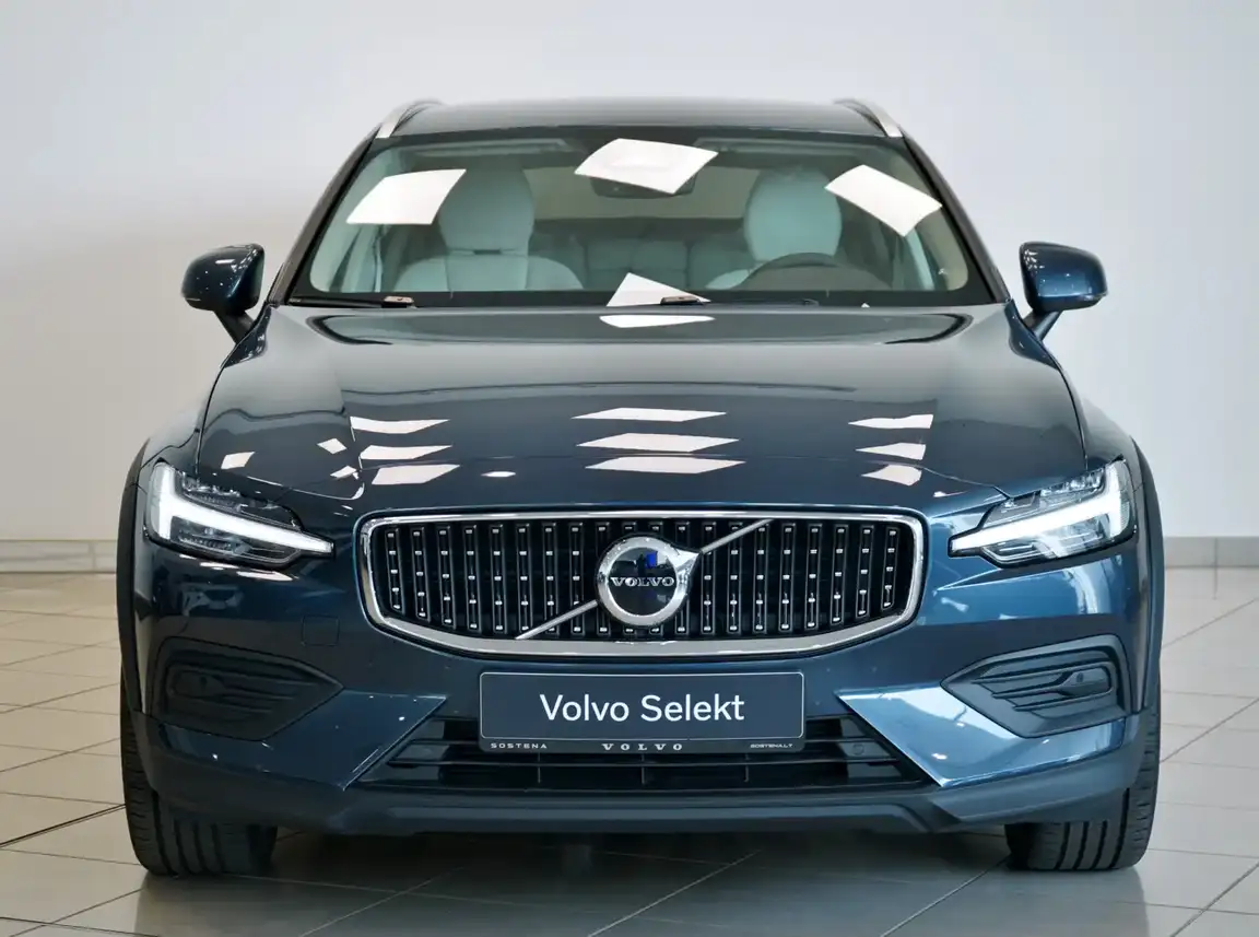 VOLVO V60 CROSS COUNTRY