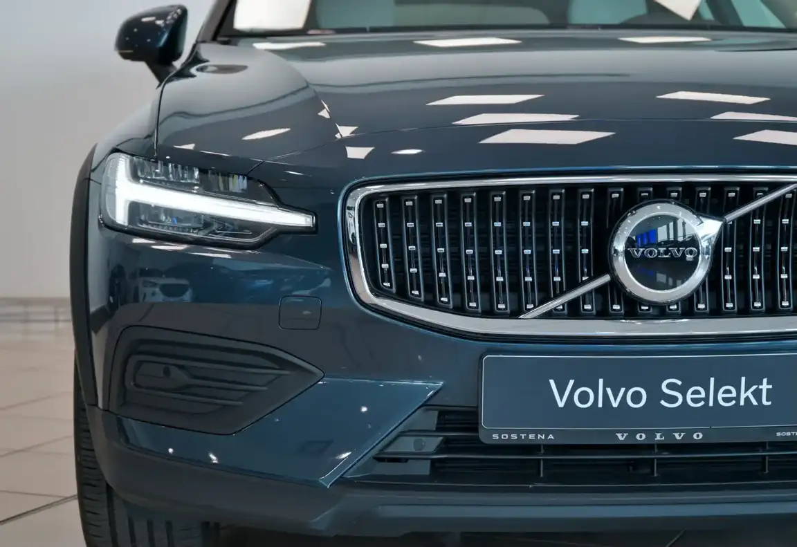 VOLVO V60 CROSS COUNTRY
