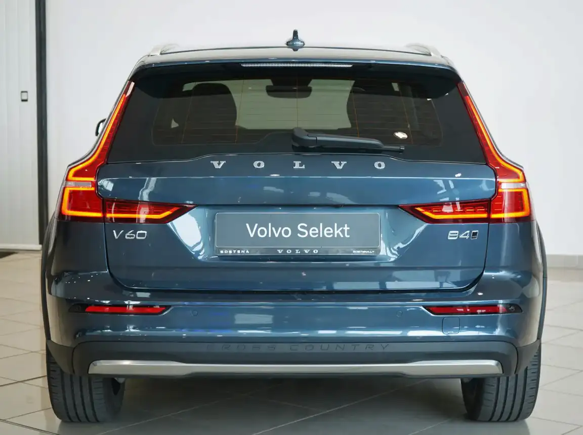 VOLVO V60 CROSS COUNTRY