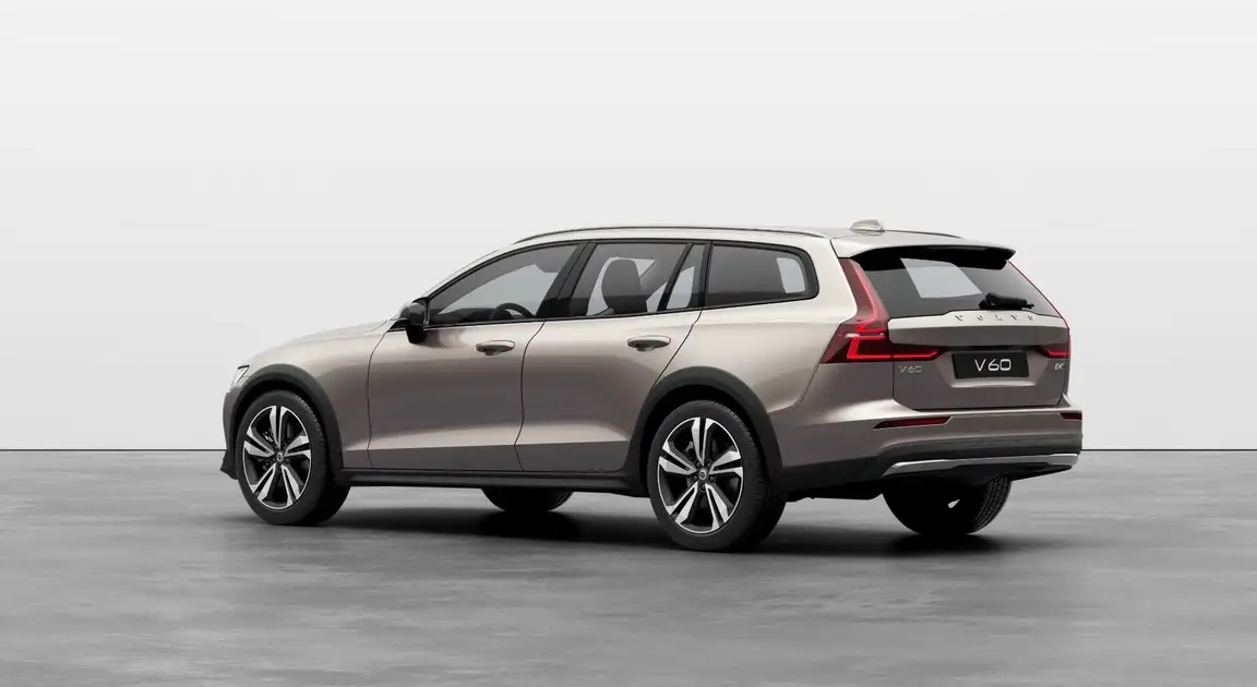 VOLVO V60 CROSS COUNTRY