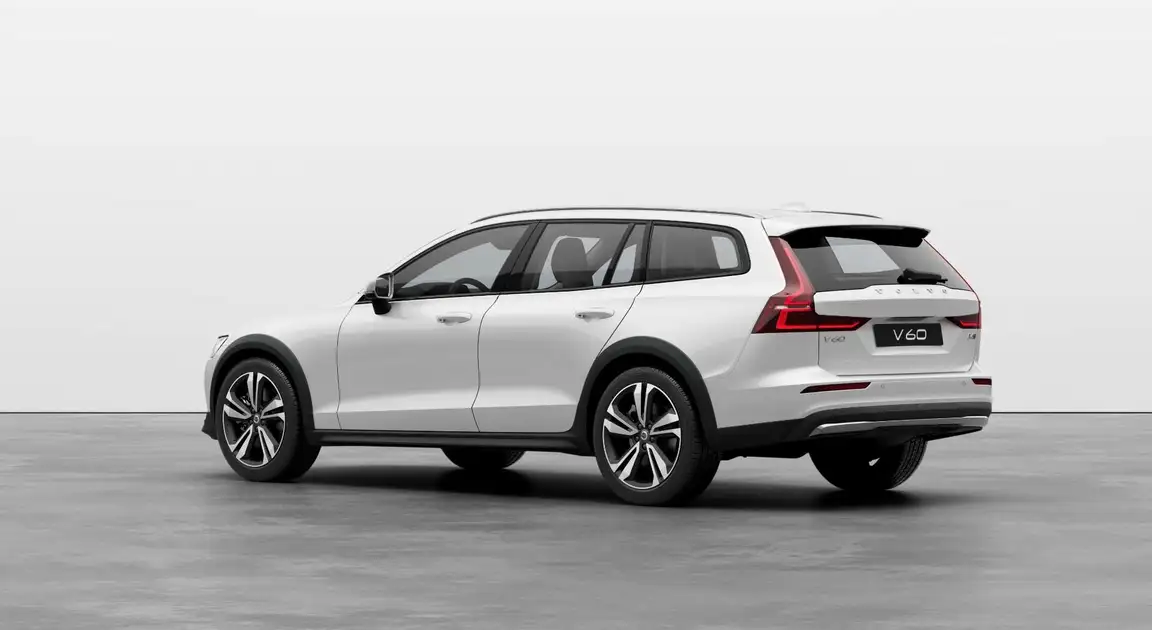 VOLVO V60 CROSS COUNTRY