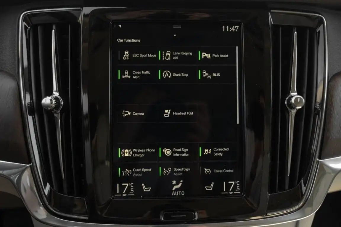VOLVO V90