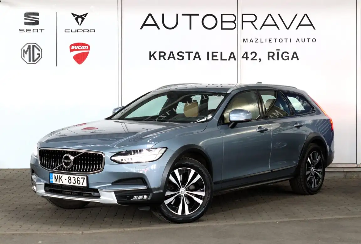 VOLVO V90