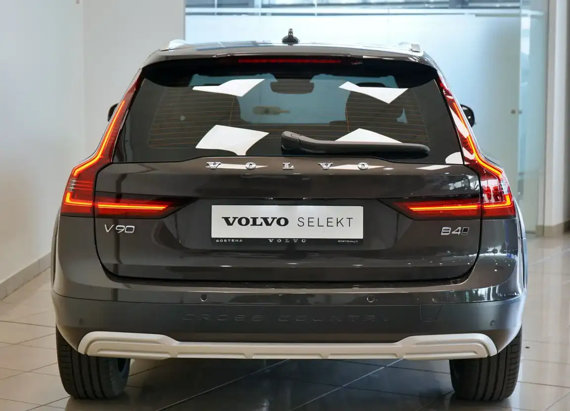 VOLVO V90 CROSS COUNTRY