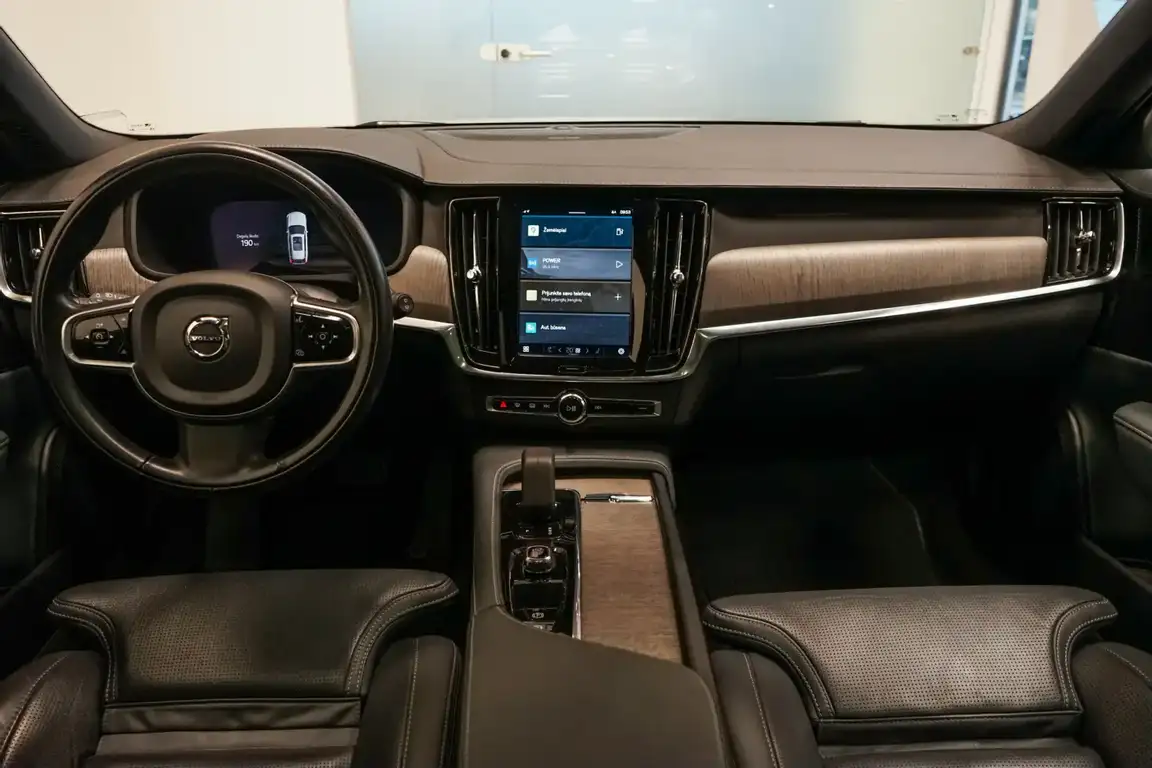VOLVO V90 CROSS COUNTRY