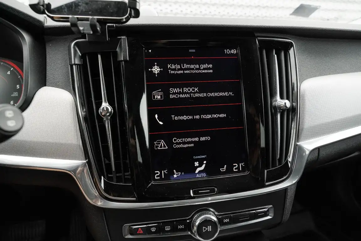 VOLVO V90