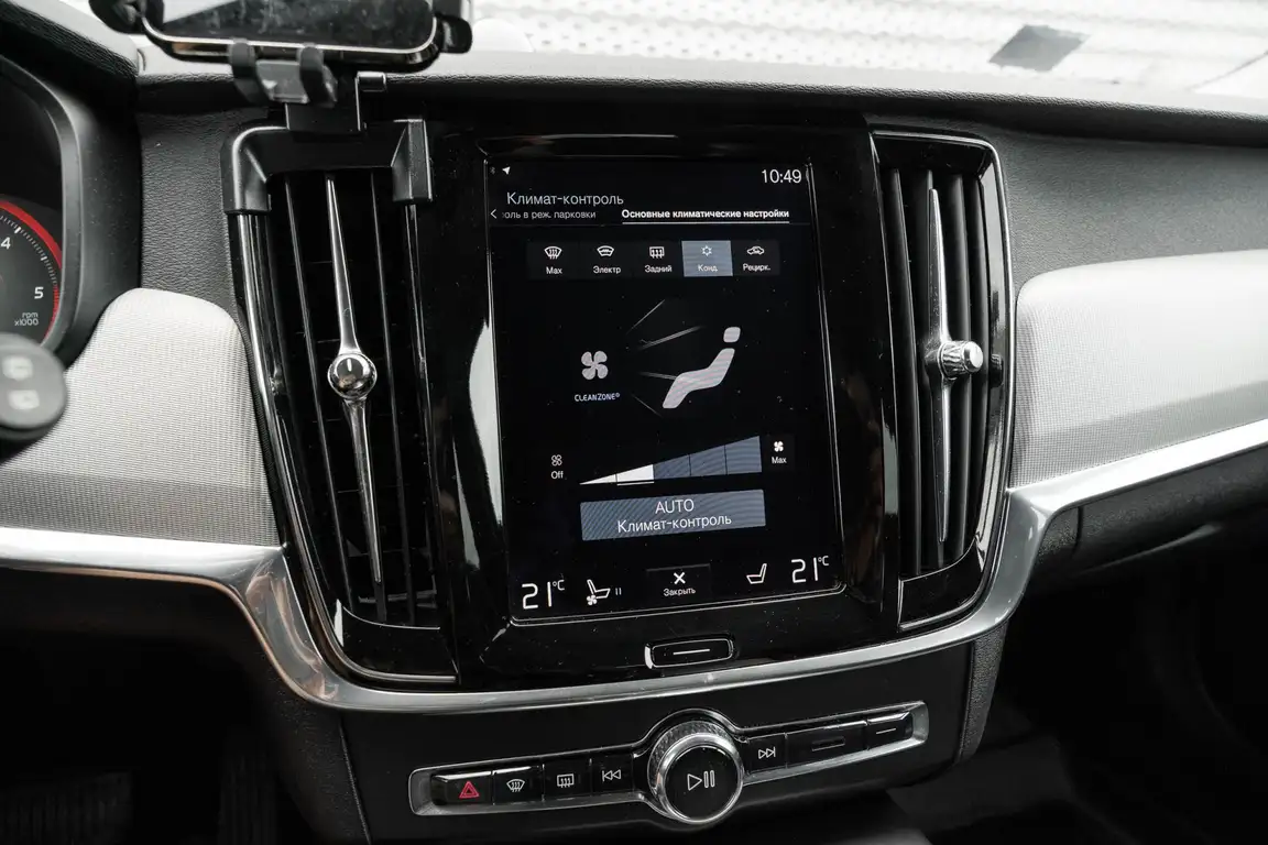 VOLVO V90