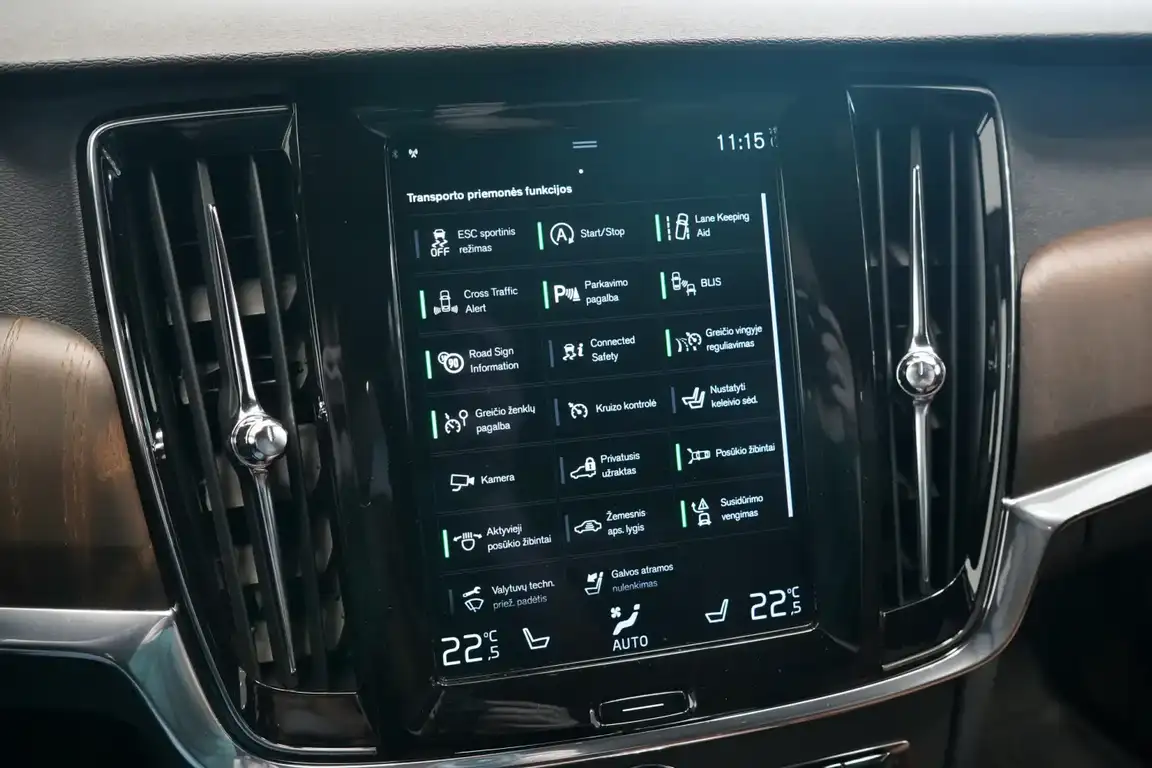 VOLVO V90