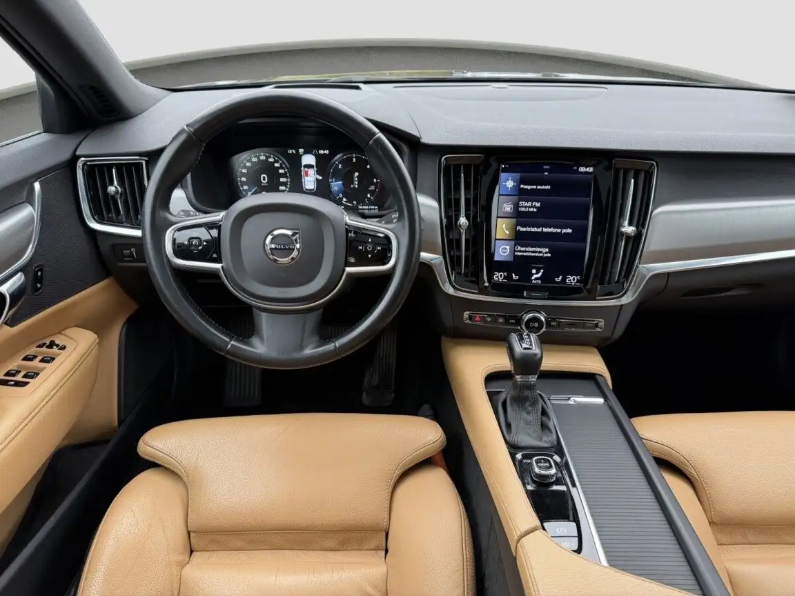 VOLVO V90