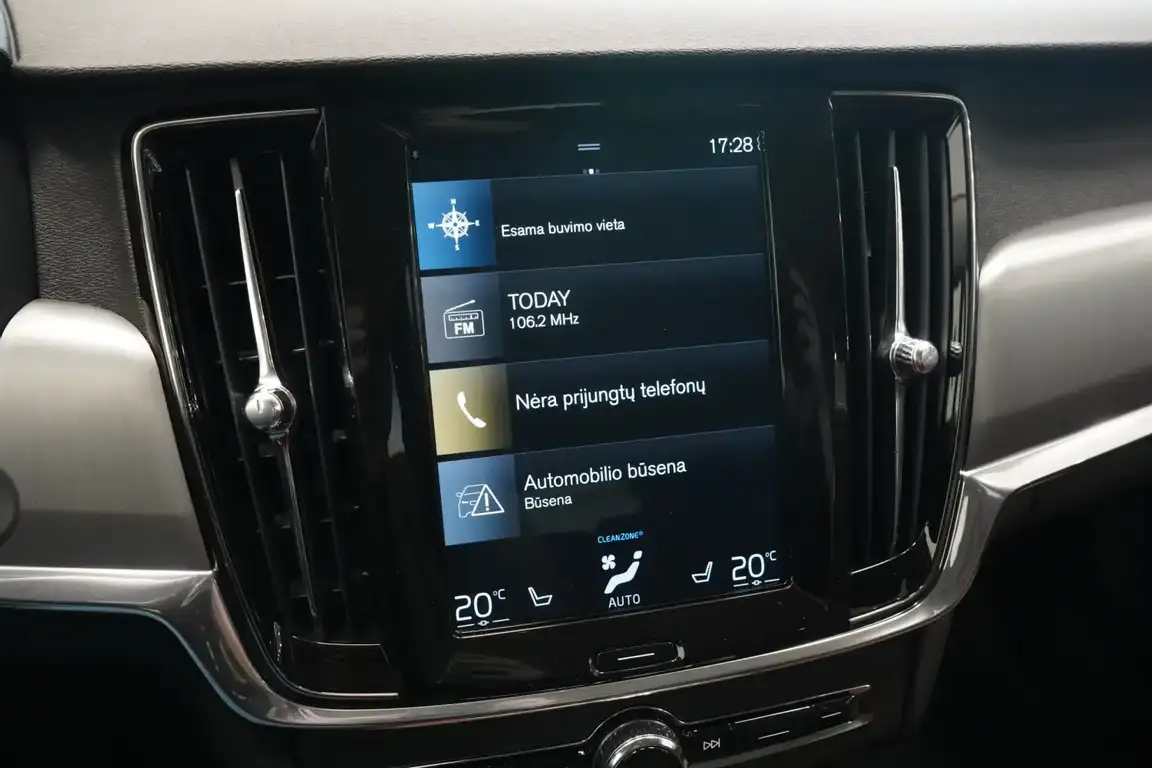 VOLVO V90