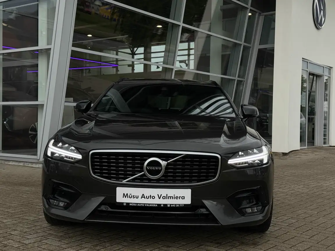 VOLVO V90