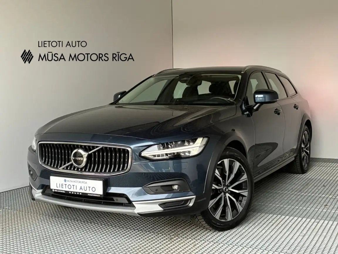 VOLVO V90