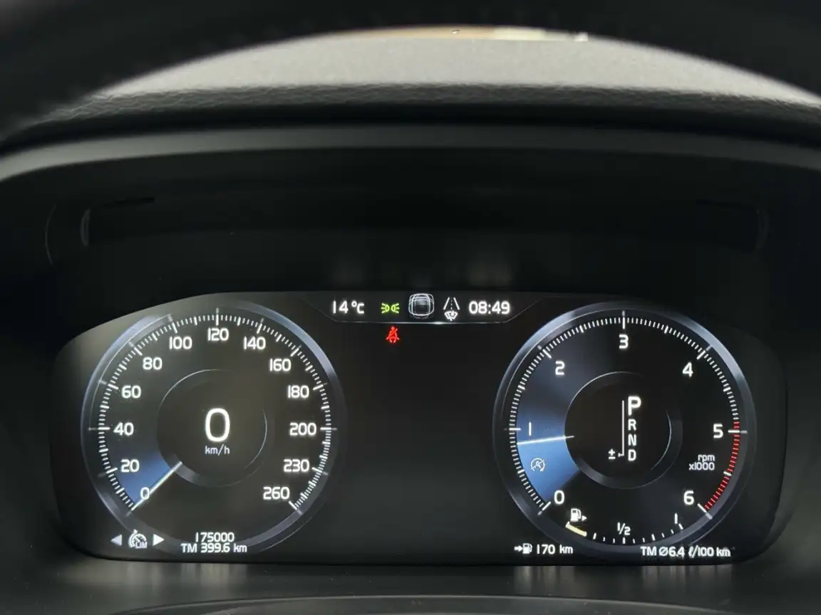 VOLVO V90