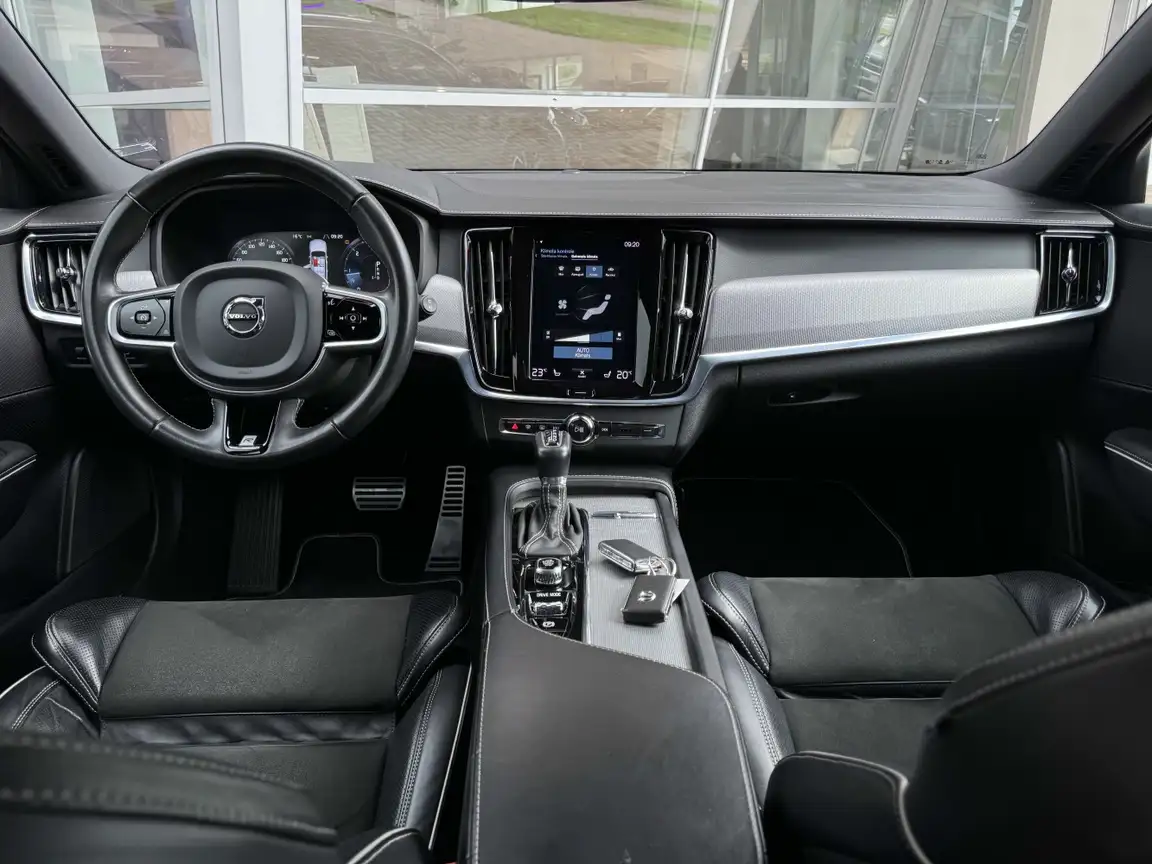 VOLVO V90
