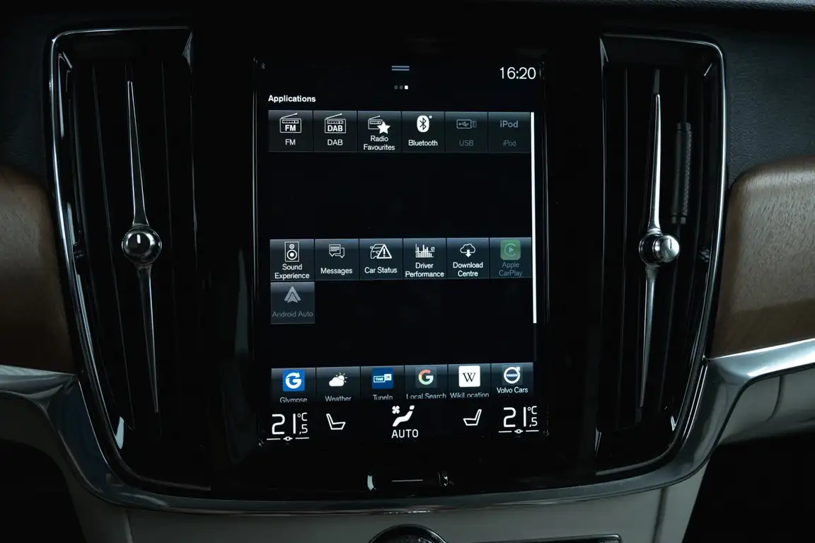 VOLVO V90