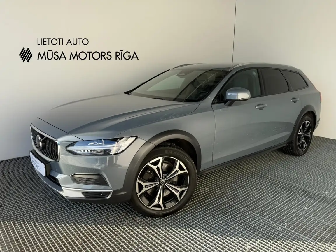 VOLVO V90