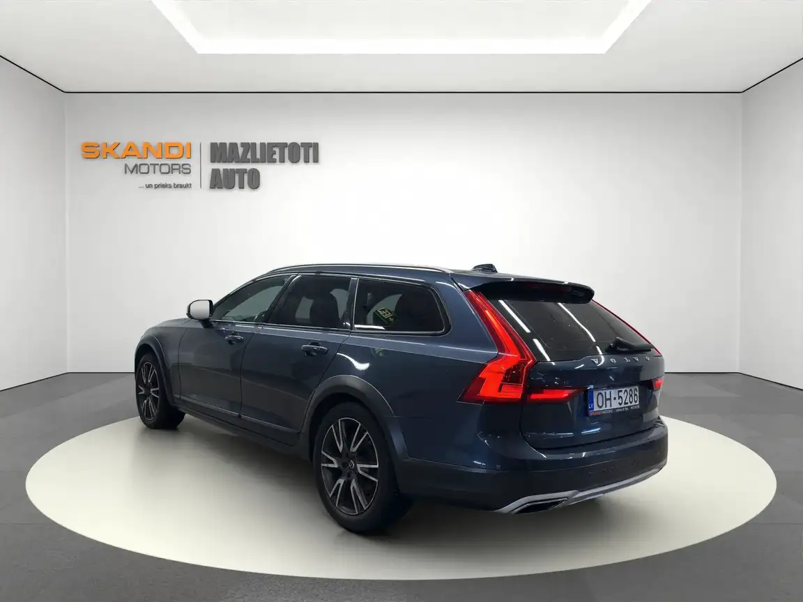 VOLVO V90
