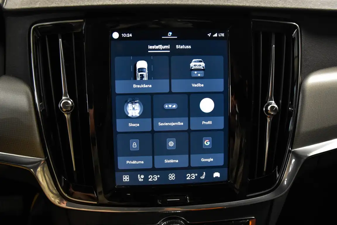 VOLVO V90