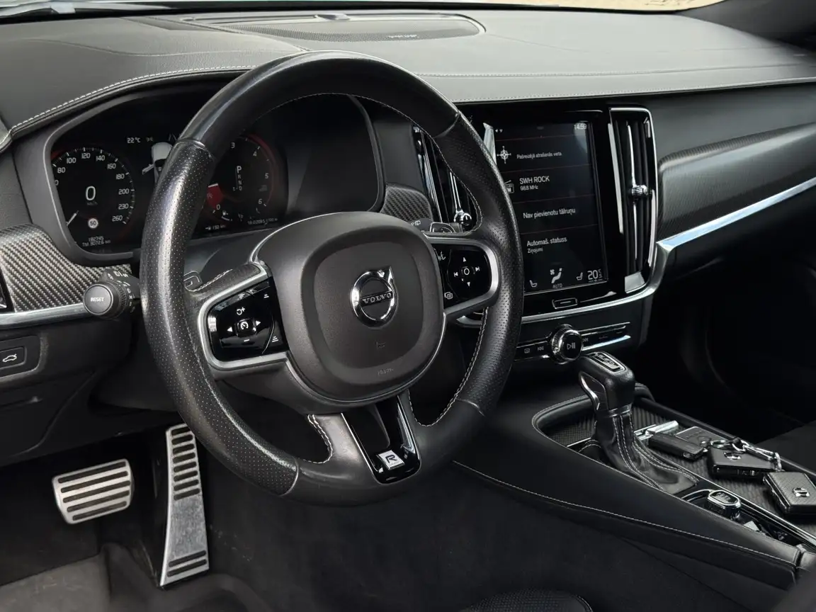 VOLVO V90