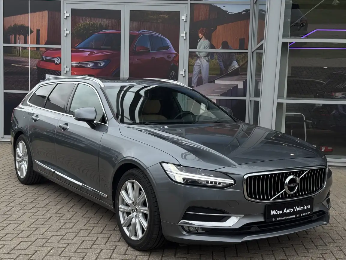VOLVO V90