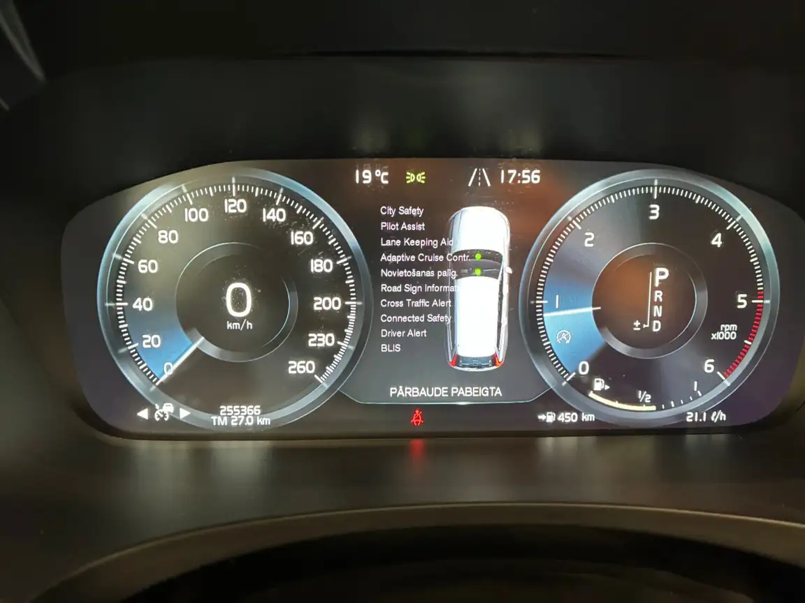 VOLVO V90