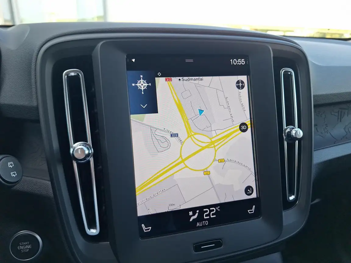 VOLVO XC40