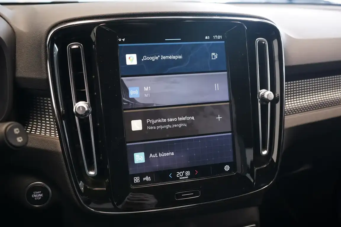 VOLVO XC40