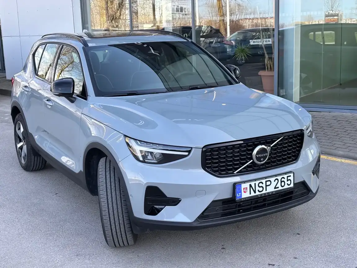 VOLVO XC40