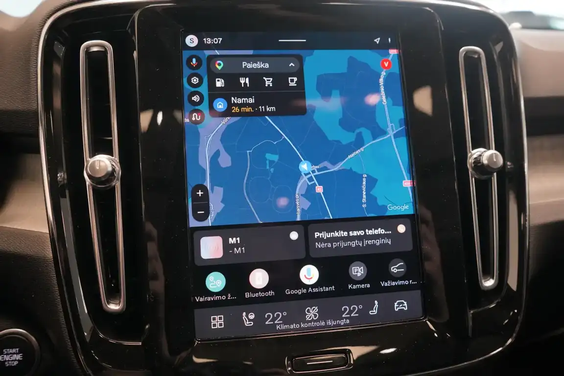 VOLVO XC40