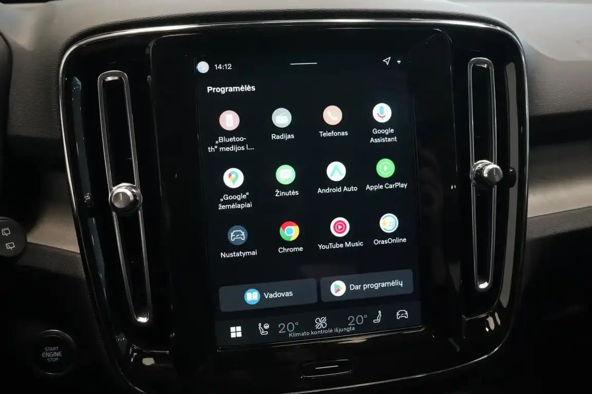 VOLVO XC40