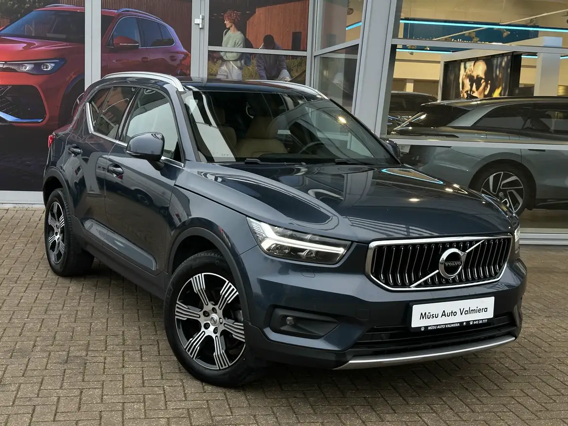 VOLVO XC40