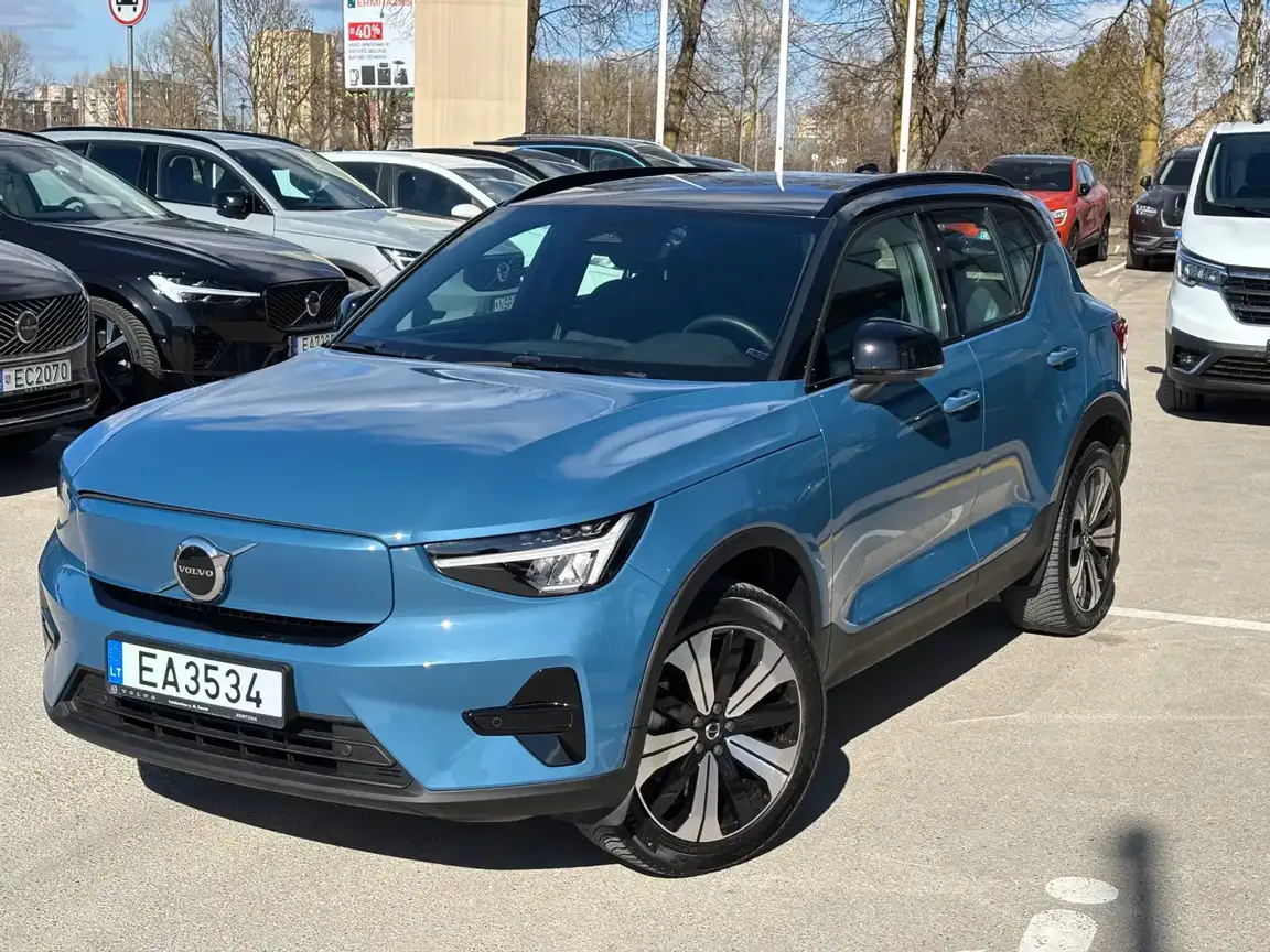VOLVO XC40