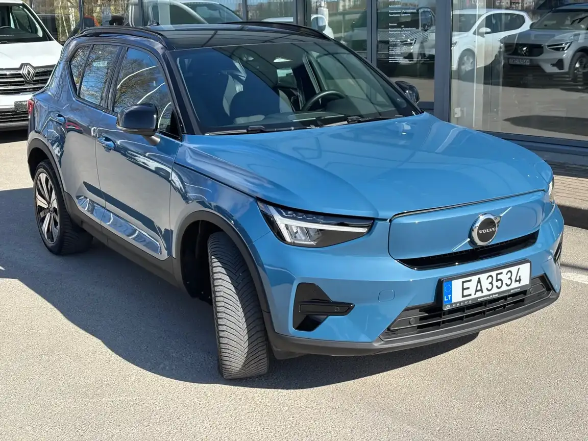 VOLVO XC40