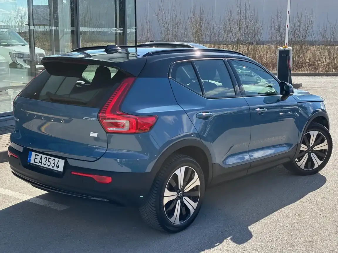 VOLVO XC40
