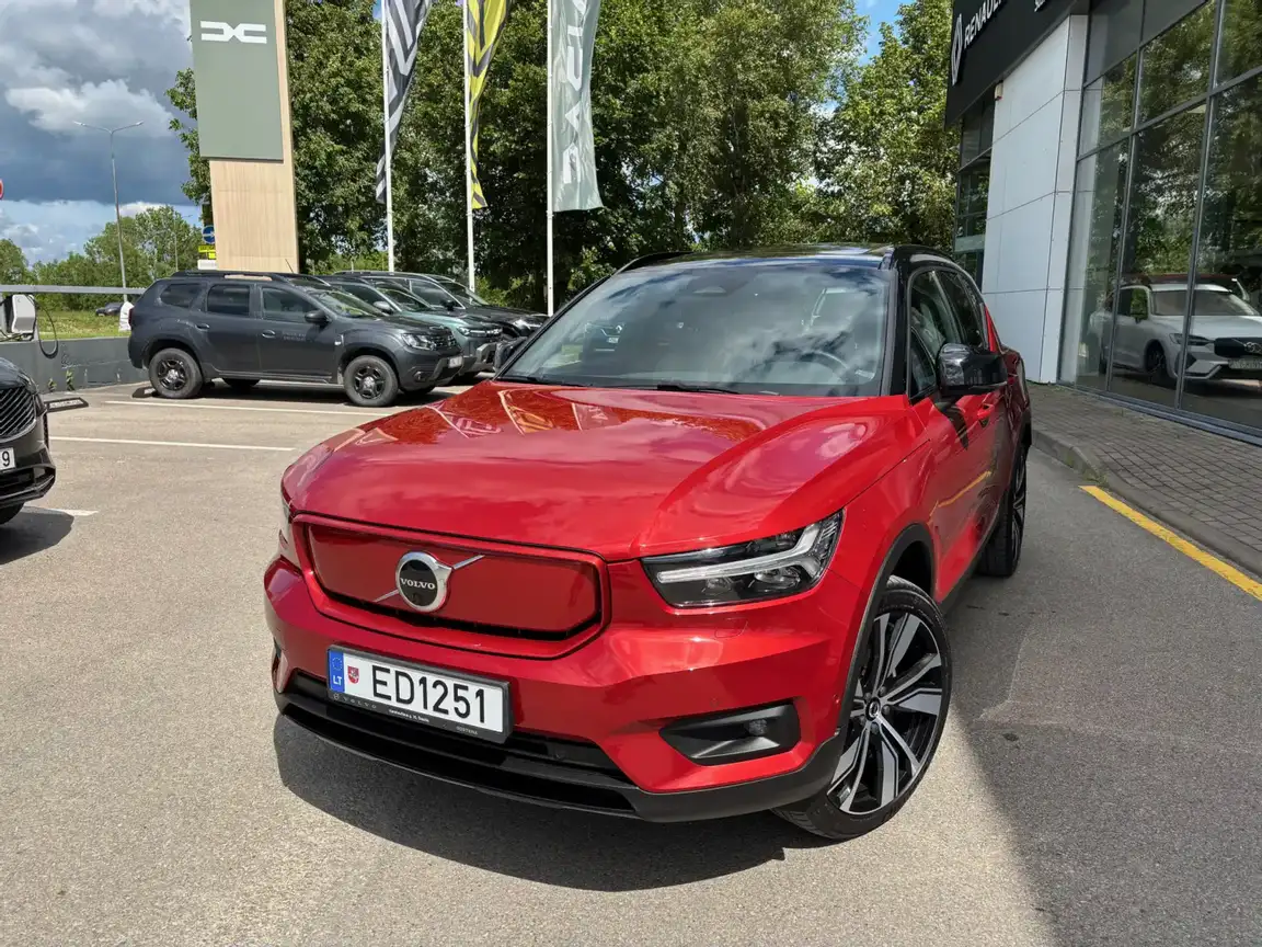 VOLVO XC40